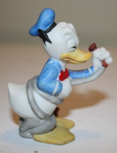 Figurine Donald Duck w Hose +
